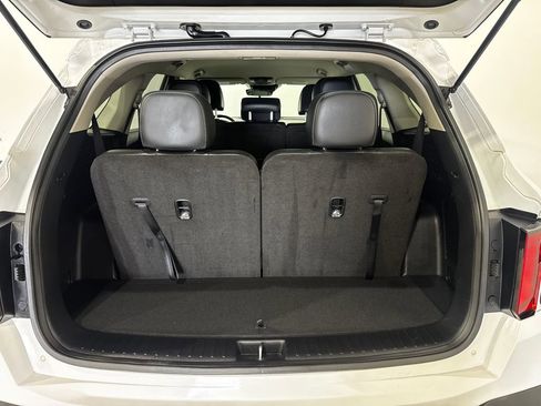 Used 2025 Kia Sorento S FWD image 28