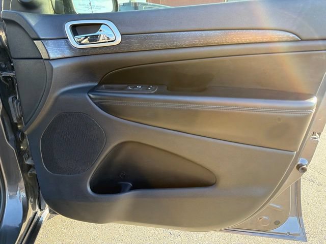 Used 2018 Jeep Grand Cherokee Altitude AWD/4WD image 34