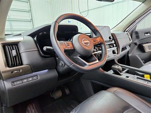 Used 2023 Nissan Pathfinder Platinum w/ Lighting Package (N93) image 18