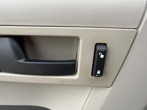 Used 2012 Ford Escape XLS image 30