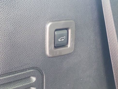 Used 2013 Ford Expedition Limited AWD/4WD image 10