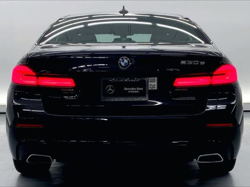 Used 2021 BMW 530e w/ Premium Package image 3