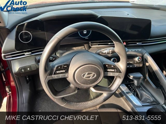 Used 2025 Hyundai Elantra SEL FWD image 7