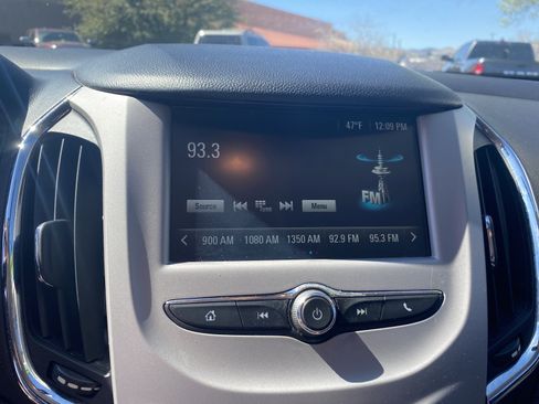 Used 2017 Chevrolet Cruze LS image 14