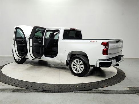 Used 2025 Chevrolet Silverado 1500 Custom image 13