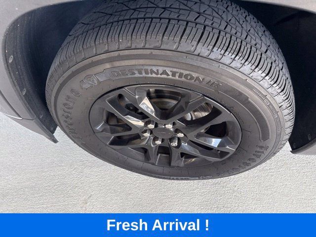 Used 2021 Chevrolet Traverse LT FWD image 22