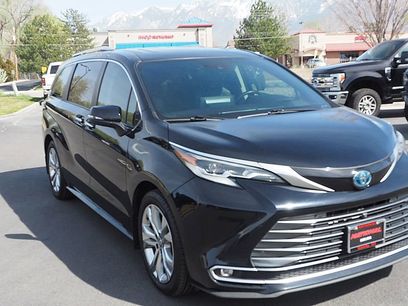 Used 2023 Toyota Sienna Platinum