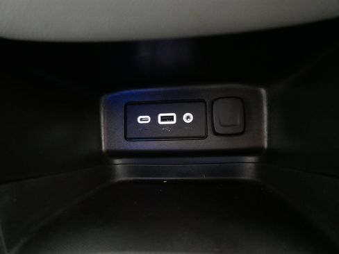 Used 2023 Chevrolet Equinox LT image 30