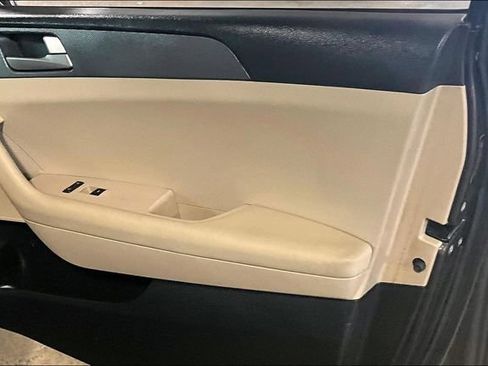 Used 2017 Hyundai Sonata SE FWD image 19