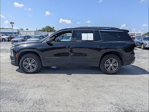 Used 2024 Chevrolet Traverse LT AWD/4WD image 4