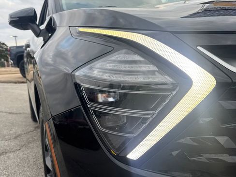 Used 2024 Kia Sportage EX image 12