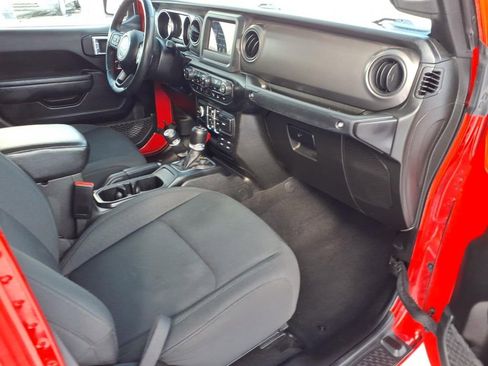 Used 2022 Jeep Gladiator Sport AWD/4WD image 19