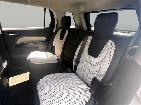 Used 2013 GMC Terrain SLE FWD image 19