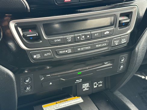 Used 2022 Honda Pilot Black Edition image 19
