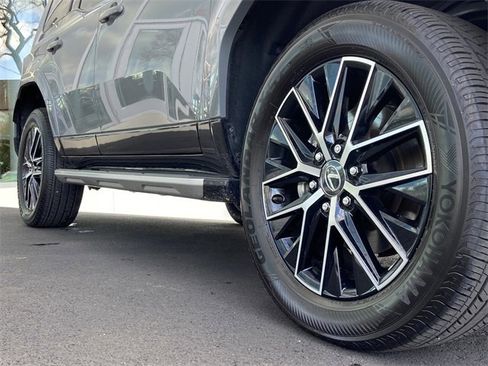 Used 2024 Lexus GX 550 image 6