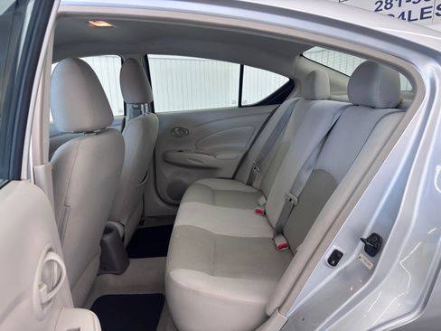 Used 2012 Nissan Versa SV FWD image 12