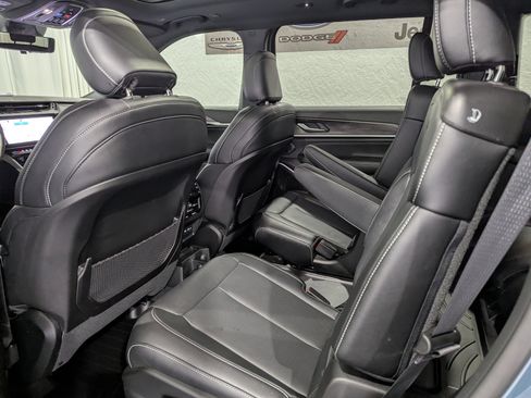 Used 2026 Jeep Grand Cherokee L Limited AWD/4WD image 12