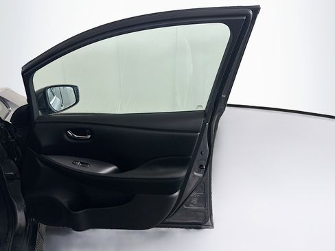 Used 2024 Nissan Leaf S FWD image 31