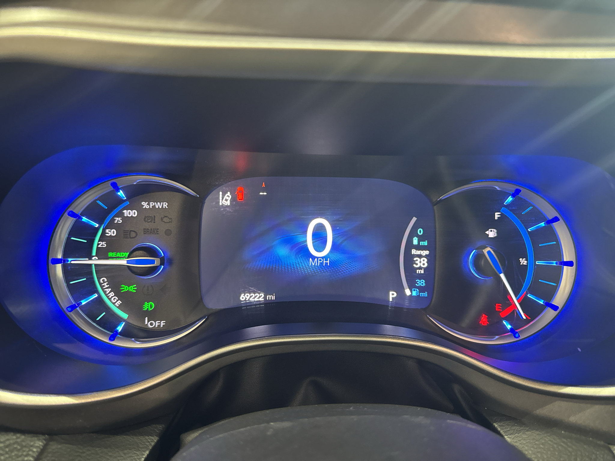 Used 2024 Chrysler Pacifica Limited FWD image 25
