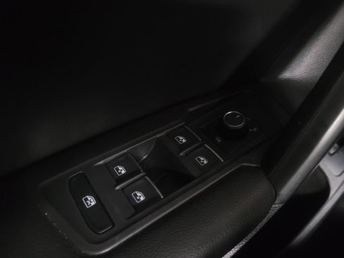 Used 2021 Volkswagen Tiguan SEL AWD/4WD image 27