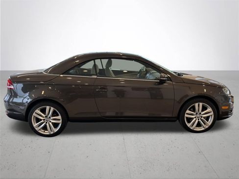 Used 2015 Volkswagen Eos Executive image 6