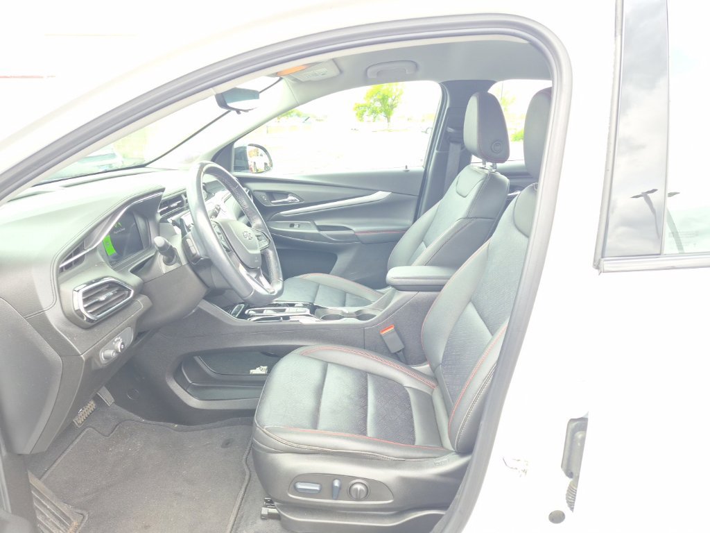 Used 2023 Chevrolet Bolt EUV Premier w/ Redline Edition FWD image 11