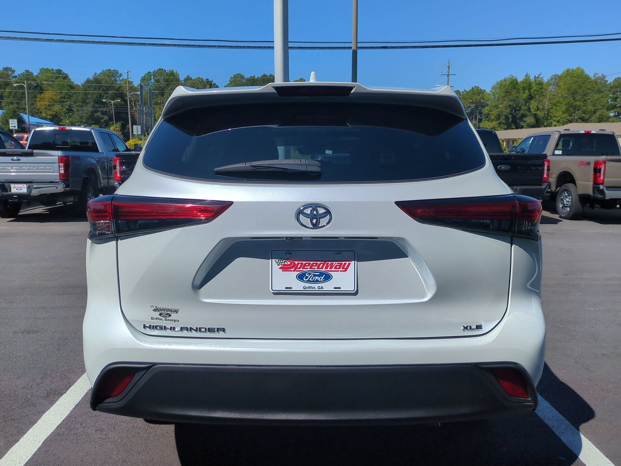 Used 2022 Toyota Highlander XLE FWD image 8