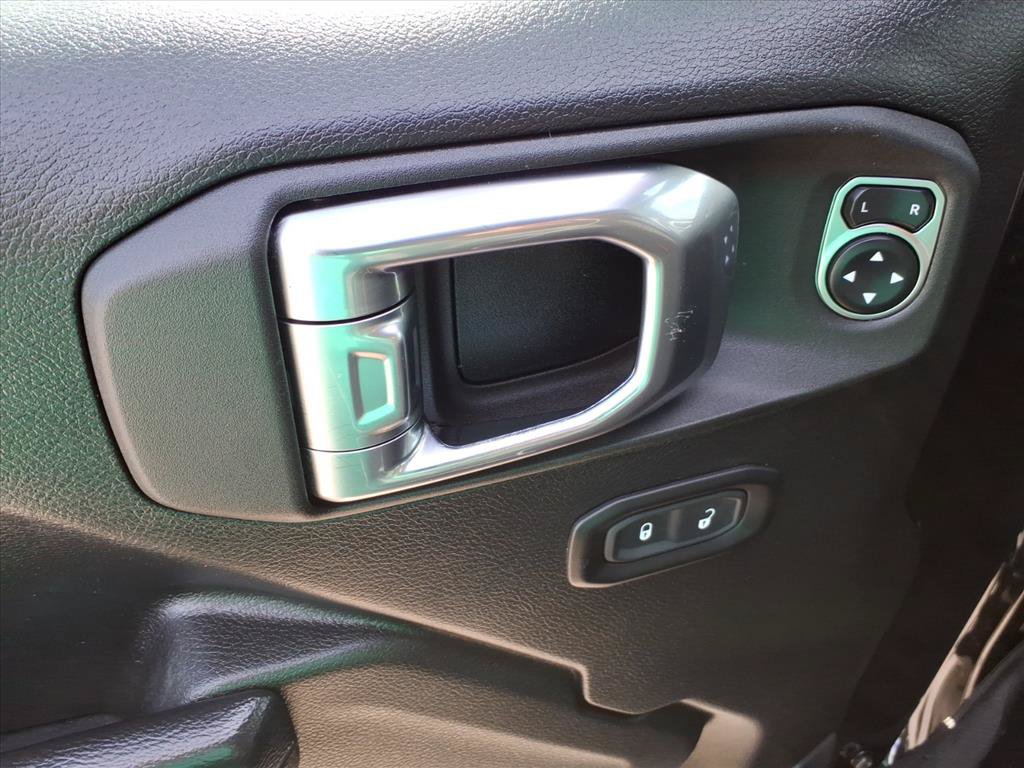 Used 2023 Jeep Wrangler Unlimited Sport AWD/4WD image 19