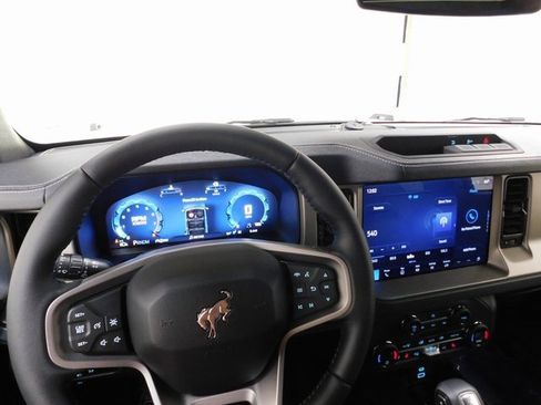 New 2025 Ford Bronco Outer Banks w/ Black Appearance Package image 7