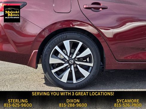 Used 2022 Nissan Sentra SV w/ SV Premium Package image 11