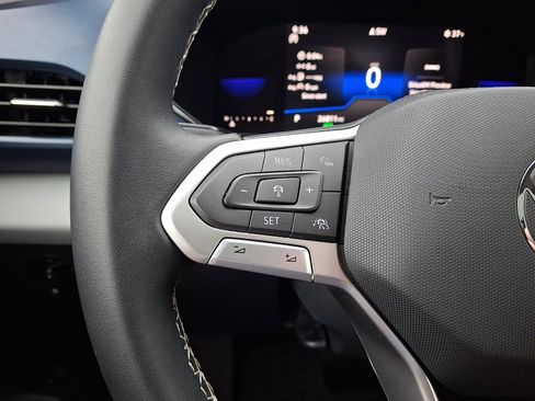 Certified 2023 Volkswagen Taos SE w/ Panoramic Sunroof Package image 22