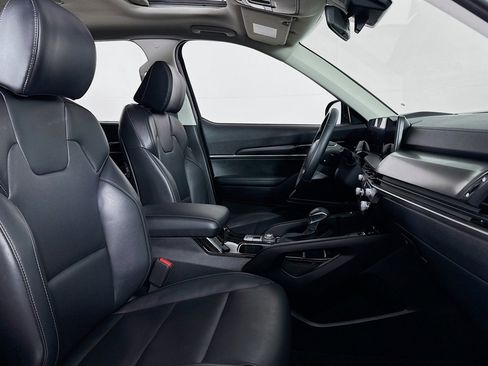 Used 2024 Kia Telluride S w/ S Sunroof Package image 6