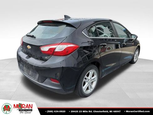 Used 2017 Chevrolet Cruze LT w/ Convenience Package FWD image 3
