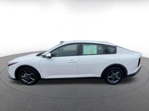 Used 2025 Kia K4 LXS image 9