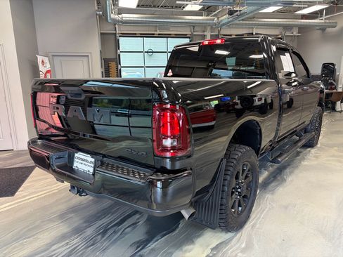 Used 2025 RAM 2500 Big Horn AWD/4WD image 31