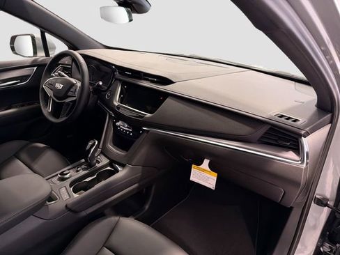 New 2026 Cadillac XT5 Luxury image 26