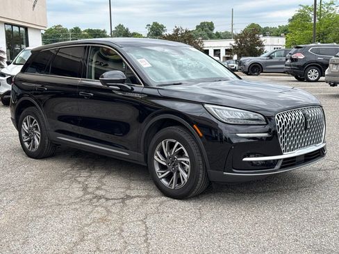 Used 2025 Lincoln Corsair AWD w/ Equipment Group 101A image 12