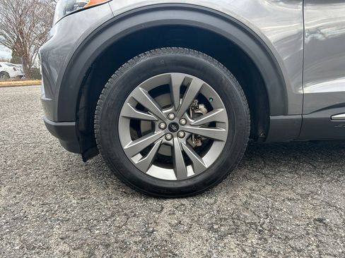 Used 2021 Ford Explorer XLT w/ Equipment Group 202A image 19