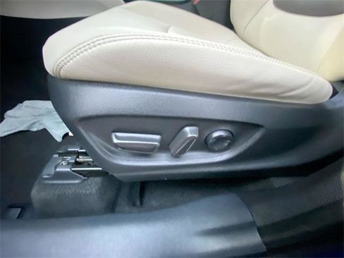 Certified 2023 Toyota Corolla Cross XLE image 12