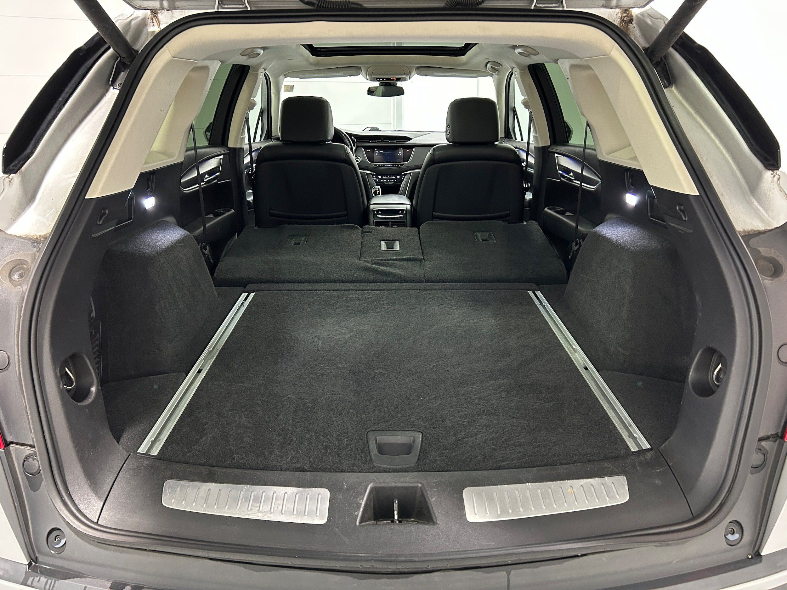 Used 2018 Cadillac XT5 Premium Luxury AWD/4WD image 36