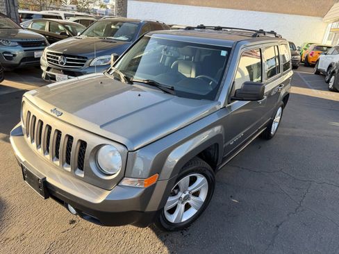 Used 2014 Jeep Patriot Latitude image 2