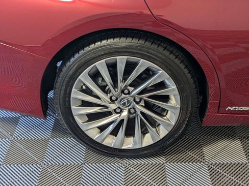 Used 2020 Lexus ES 300h w/ Accessory Package FWD image 9