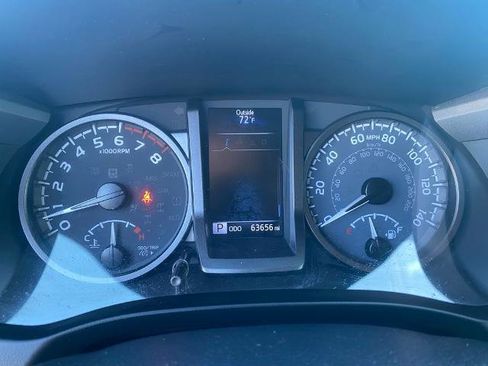 Used 2021 Toyota Tacoma TRD Off-Road image 19