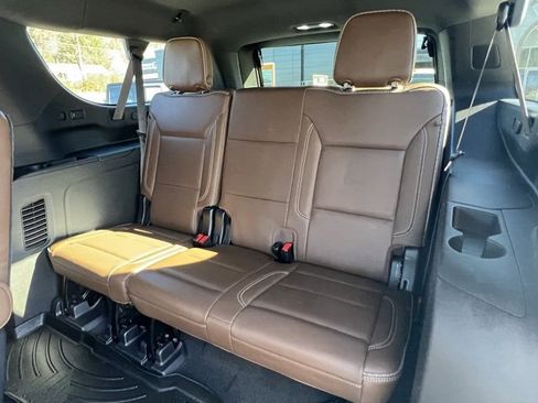 Used 2021 Chevrolet Suburban High Country image 25