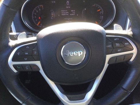 Used 2015 Jeep Grand Cherokee Altitude image 24
