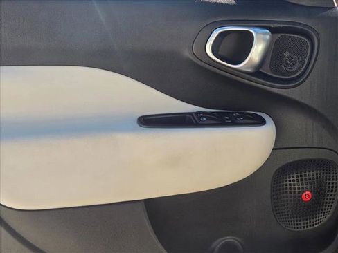 Used 2018 FIAT 500L Trekking w/ Popular Equipment Group image 7