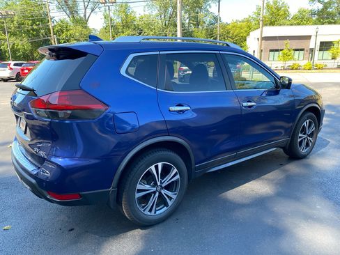 Used 2019 Nissan Rogue SV w/ Premium Package image 4