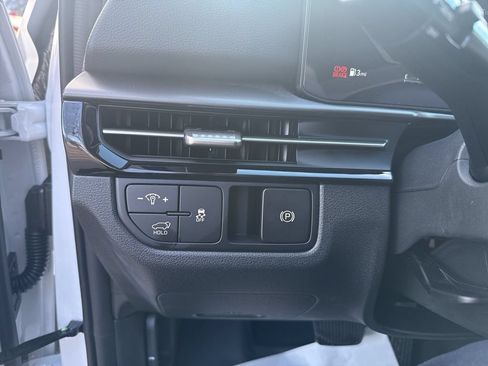 New 2026 Kia Sportage SX AWD/4WD image 13