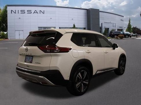 Certified 2023 Nissan Rogue Platinum w/ Platinum Premium Package FWD image 2