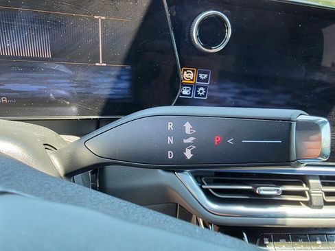 Used 2025 Chevrolet Equinox EV LT w/ Convenience Package FWD image 19